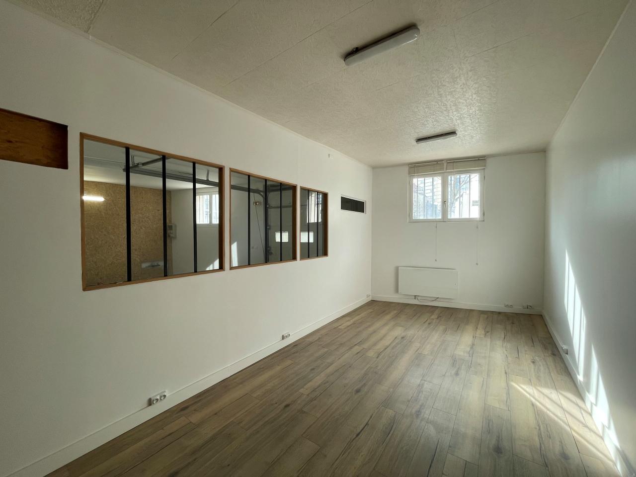 Local d'activité Ivry-sur-Seine 180m² Location local d'activité Ivry-sur-Seine Val-de-Marne OLACT2530390 0